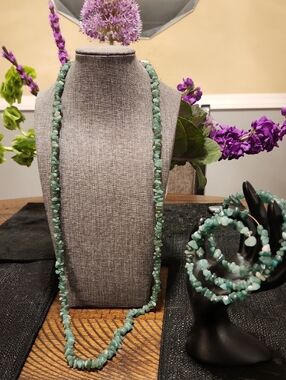 Green Chip Bead Long Necklace and Bracelet Set - Unbranded